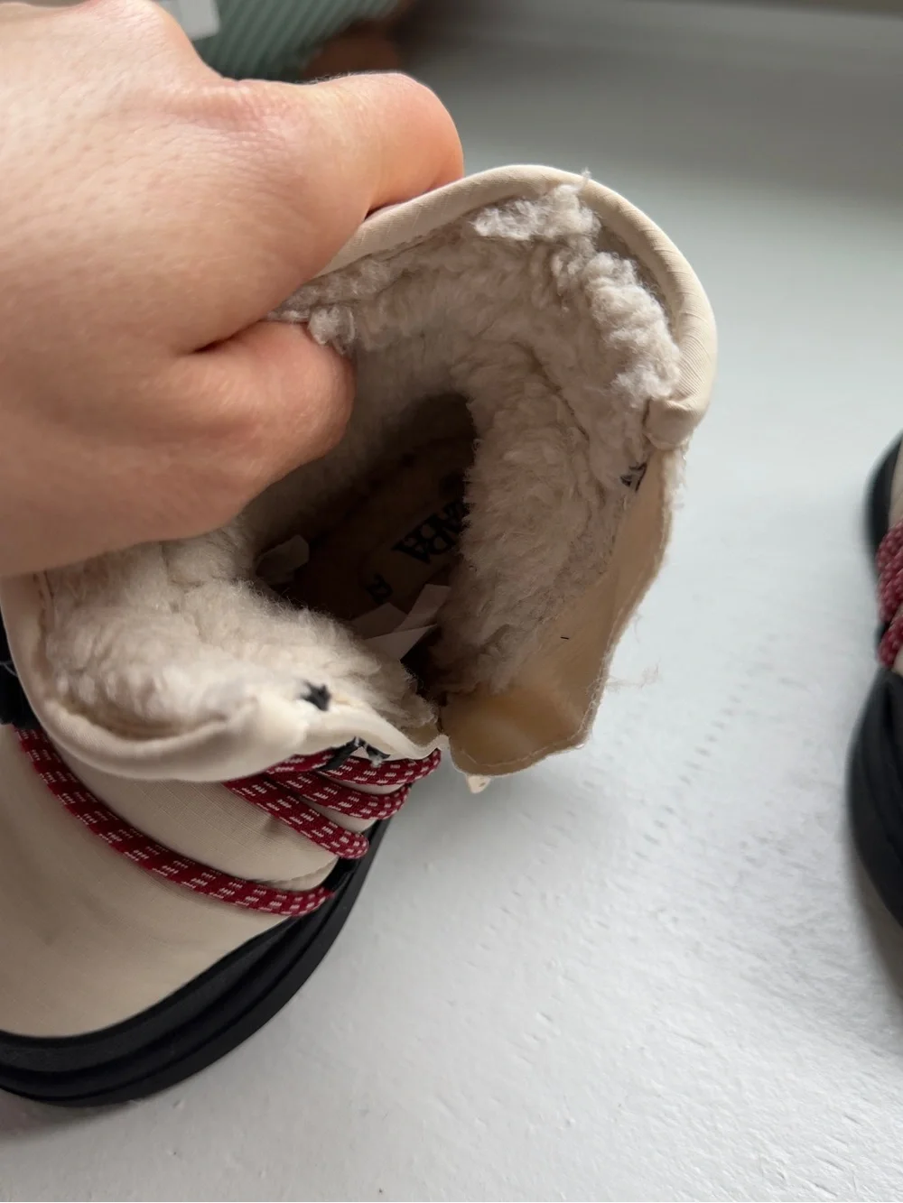 Zara Cream Kids Boots with Red Laces and Black Soles WATER REPELLENT SNOW BOOTS